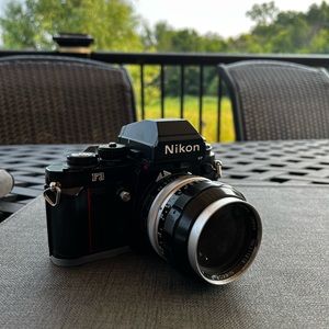 Nikkor Nikon 105mm 2.5 (MF) Lens